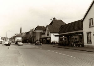 F5903 Zutphenseweg bij Barendsen, 1975